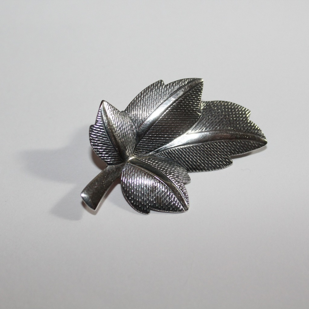 Leaf pin sterling silver